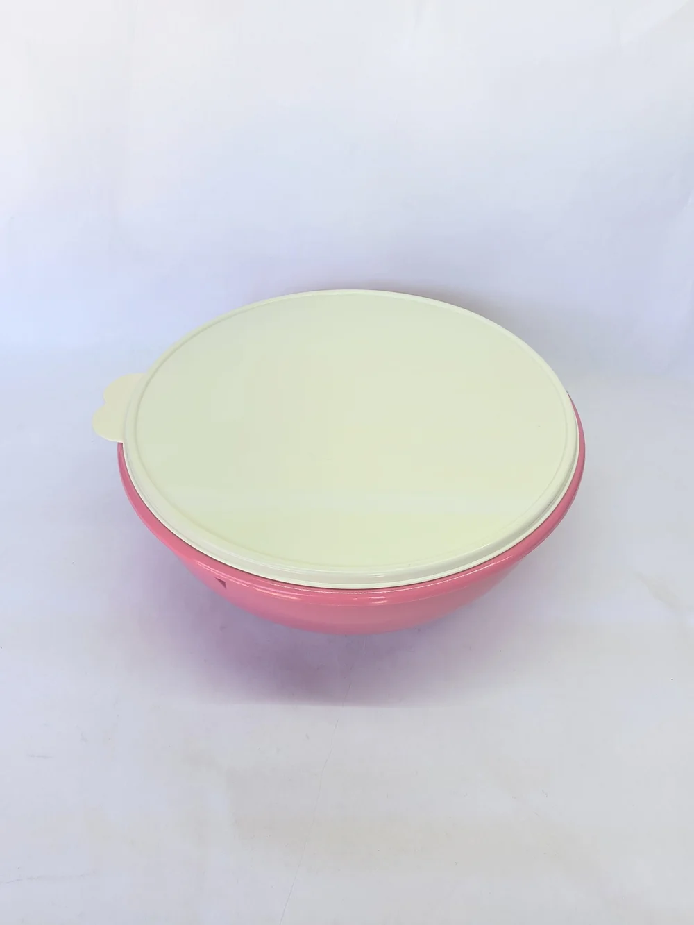 TUPPERWARE Pink Fix-N-Mix Bowl with Cream Lid